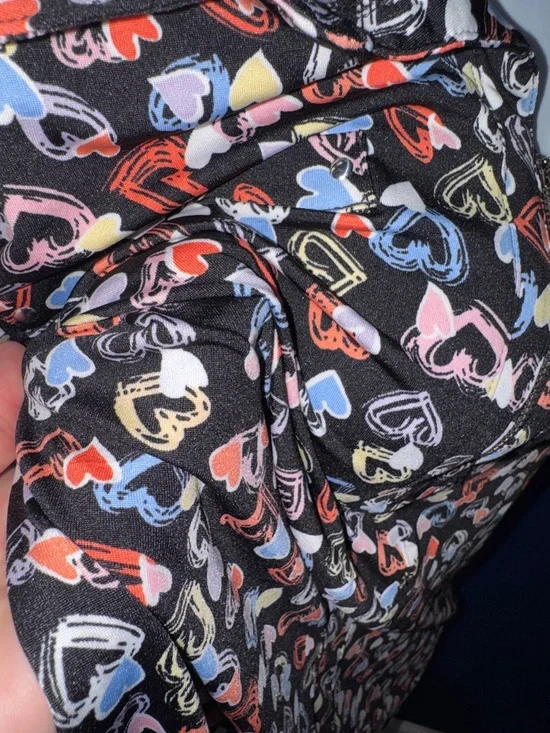 Cocomo-NWT Black Heart-Print Zip Front Blouse Size Large - Picture 16 of 16